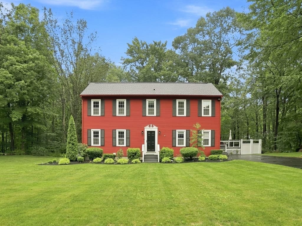 7 Leela Lane, Leicester MA 01542