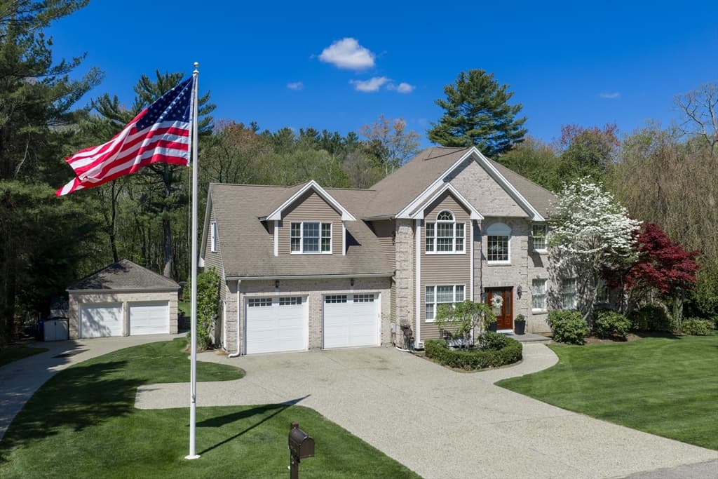 11 Bridle Dr, Lincoln RI 02865 photo 2