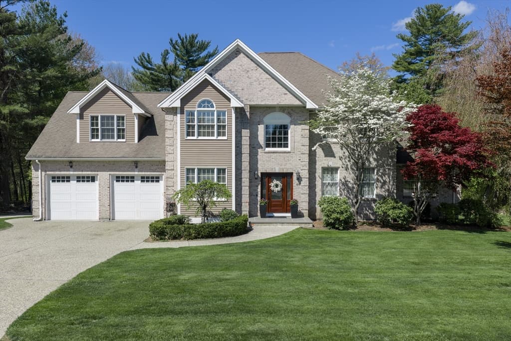 11 Bridle Dr, Lincoln RI 02865