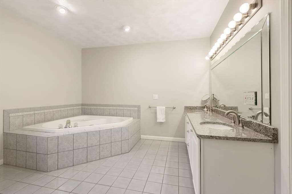 11 Bridle Dr, Lincoln RI 02865 photo 31