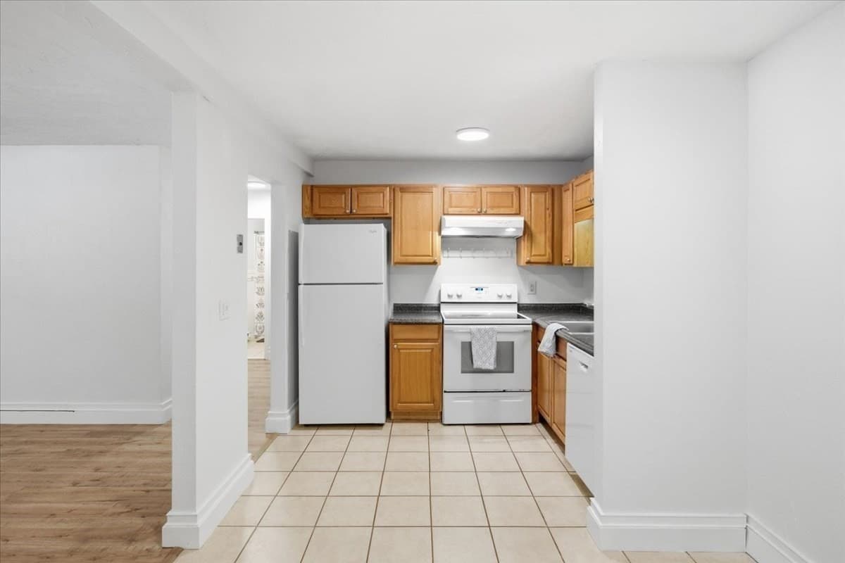 Condominium at 976 Plain # 54, Marshfield MA 02050, Marshfield, photo 18 of 39
