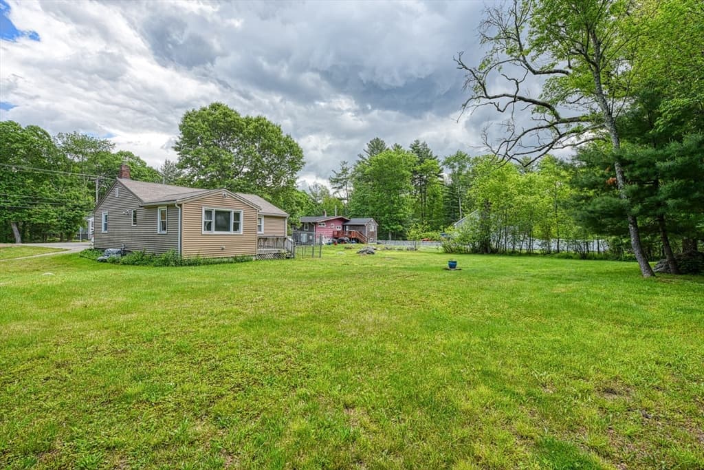 502 South St, Holbrook MA 02343 photo 2