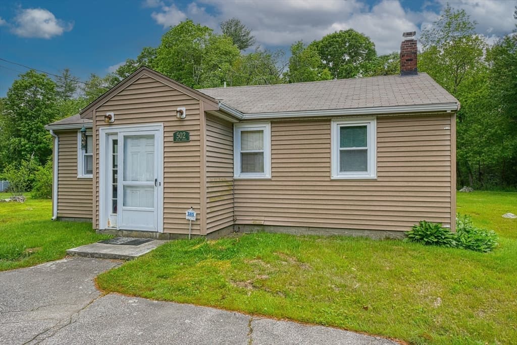 502 South St, Holbrook MA 02343 photo 5