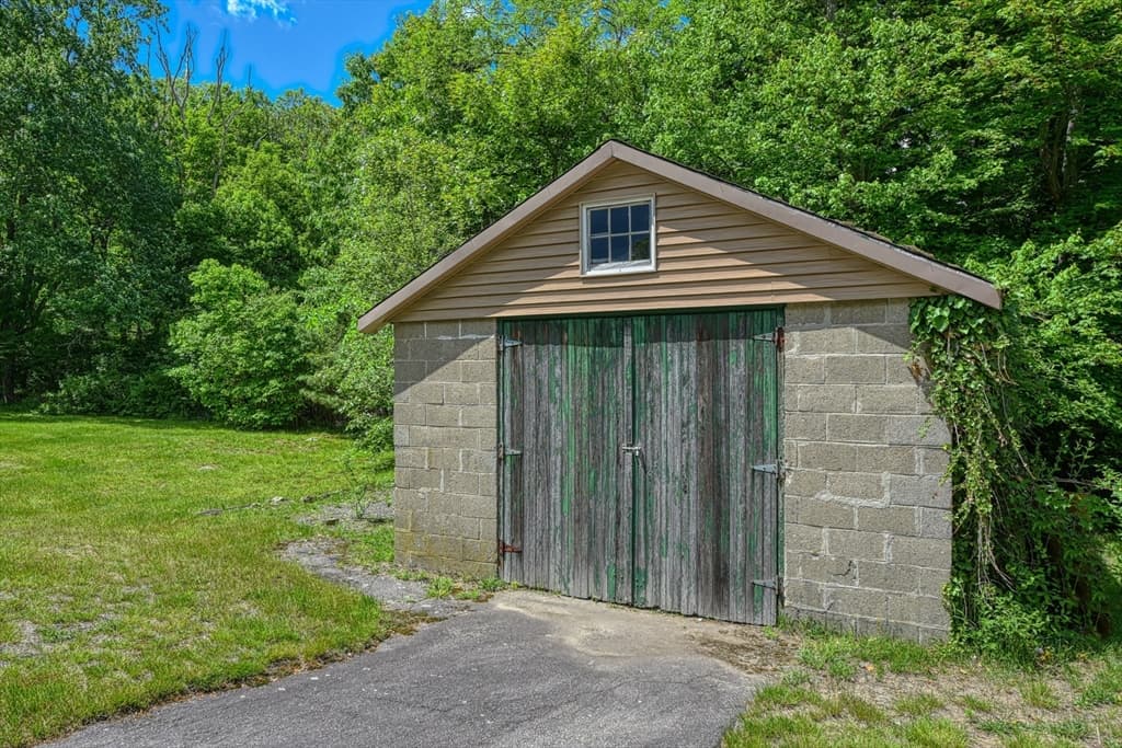 502 South St, Holbrook MA 02343 photo 8