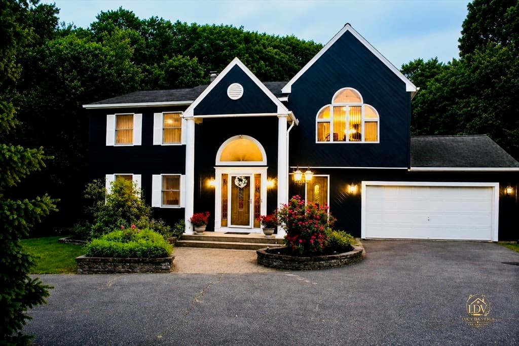 252 Elizabeth Dr, Ludlow MA 01056