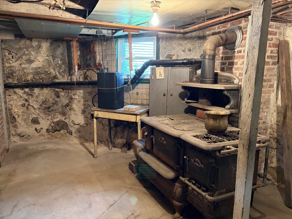 312 Plantation St, Worcester MA 01604 photo 31