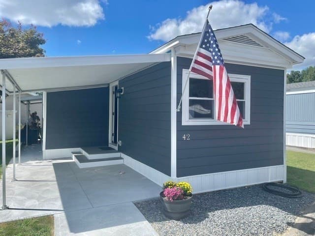 Mobile Home at 131 Washington St. # 42, Foxboro MA 02035, photo 2 of 10