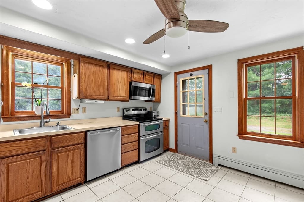 73 Raymond Rd, Plymouth MA 02360 photo 6