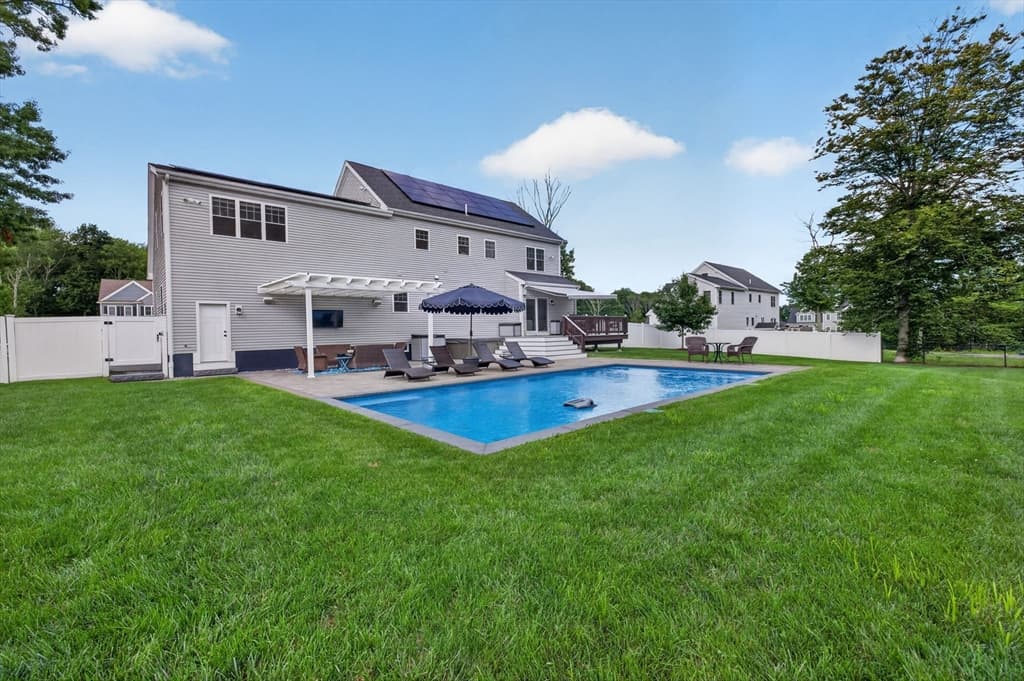 20 Kelly Ln, Brockton MA 02301 photo 3