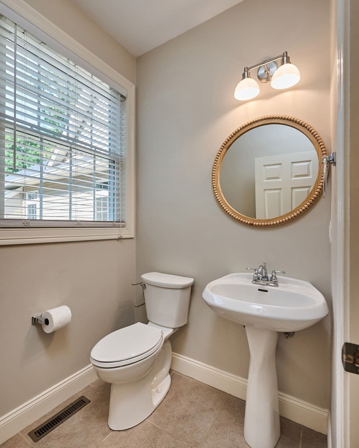 Single Family Residence at 2 Kevin Dr, Southampton MA 01073, photo 25 of 42