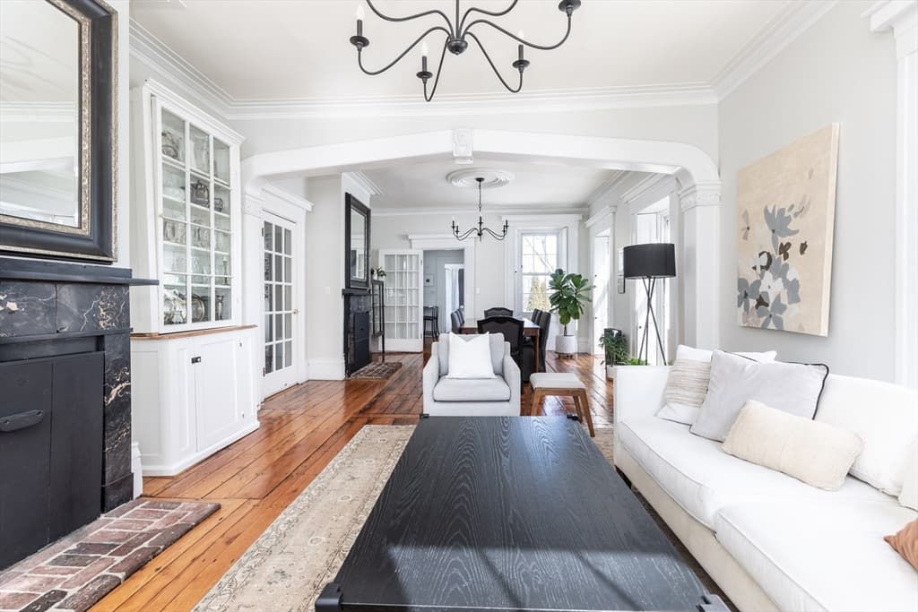 27 Saint James St, Boston MA 02119 photo 4