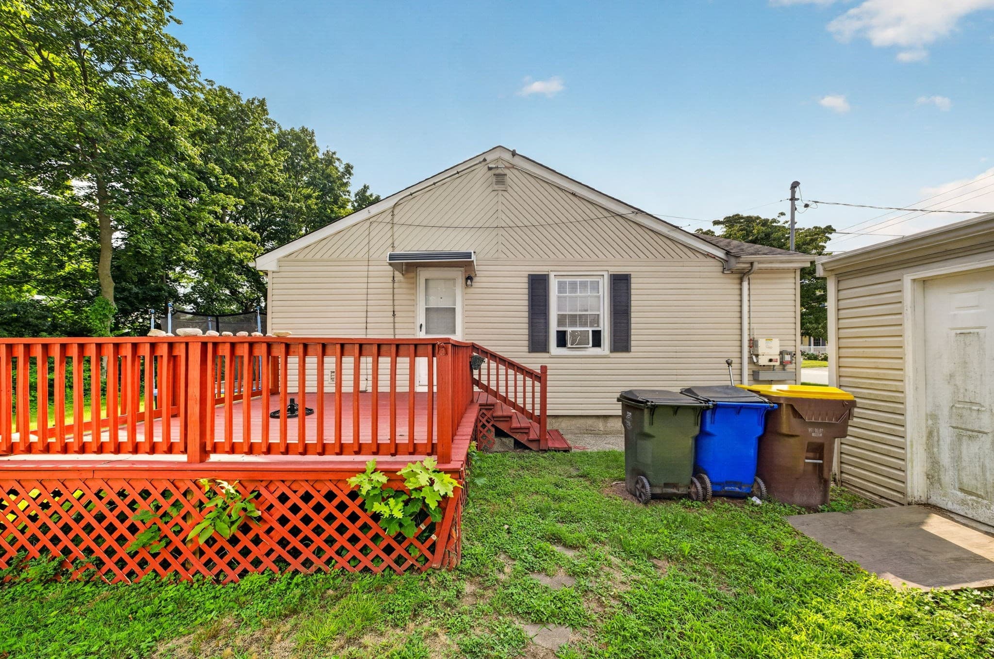 Single Family Residence at 458 Orswell St, Fall River MA 02721, photo 9 of 33
