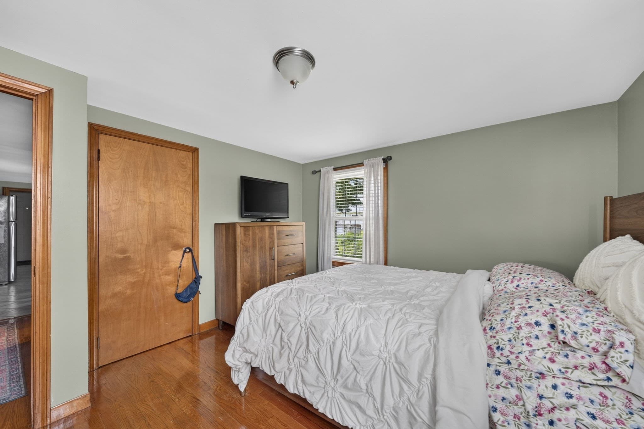 Single Family Residence at 458 Orswell St, Fall River MA 02721, photo 24 of 33