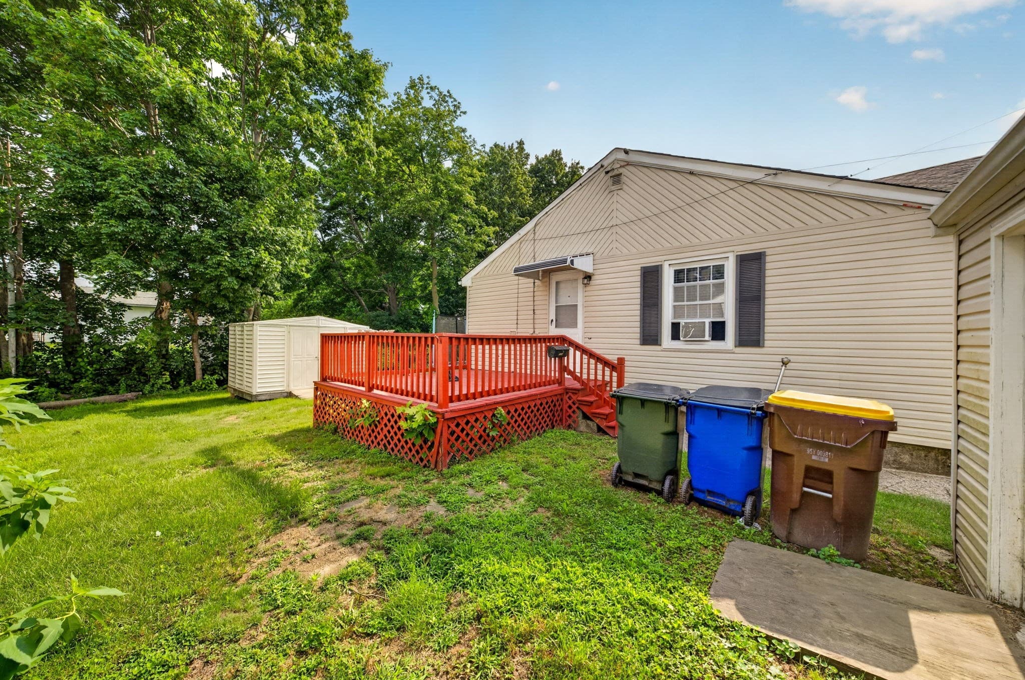 Single Family Residence at 458 Orswell St, Fall River MA 02721, photo 8 of 33