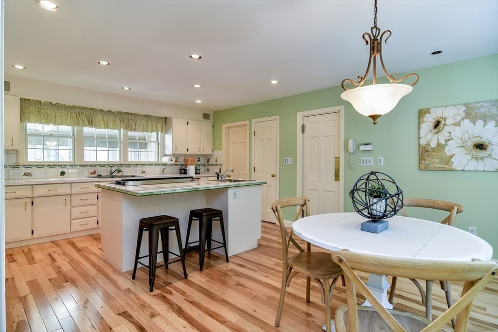 9 Buttercup Ln, Dover MA 02030 photo 4