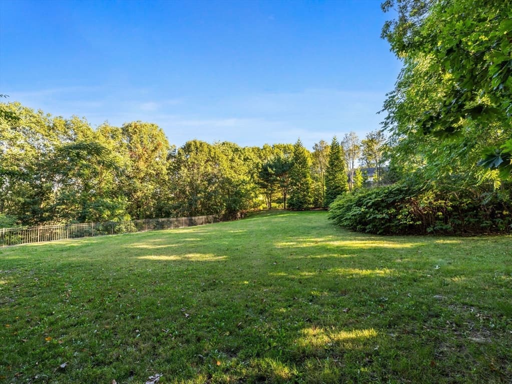33 Boulder Rd, Wellesley MA 02481 photo 2