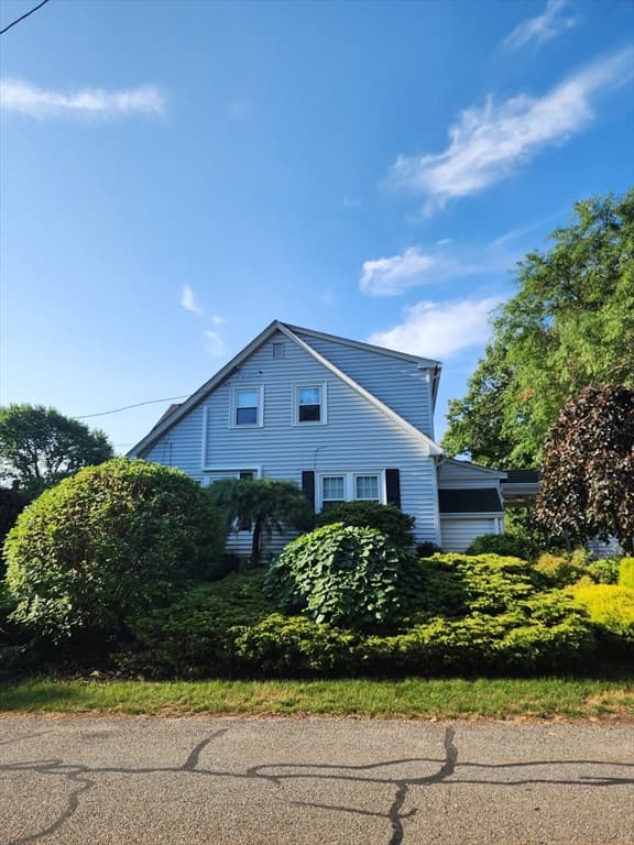 39 Everett Ave, Webster MA 01570 photo 4