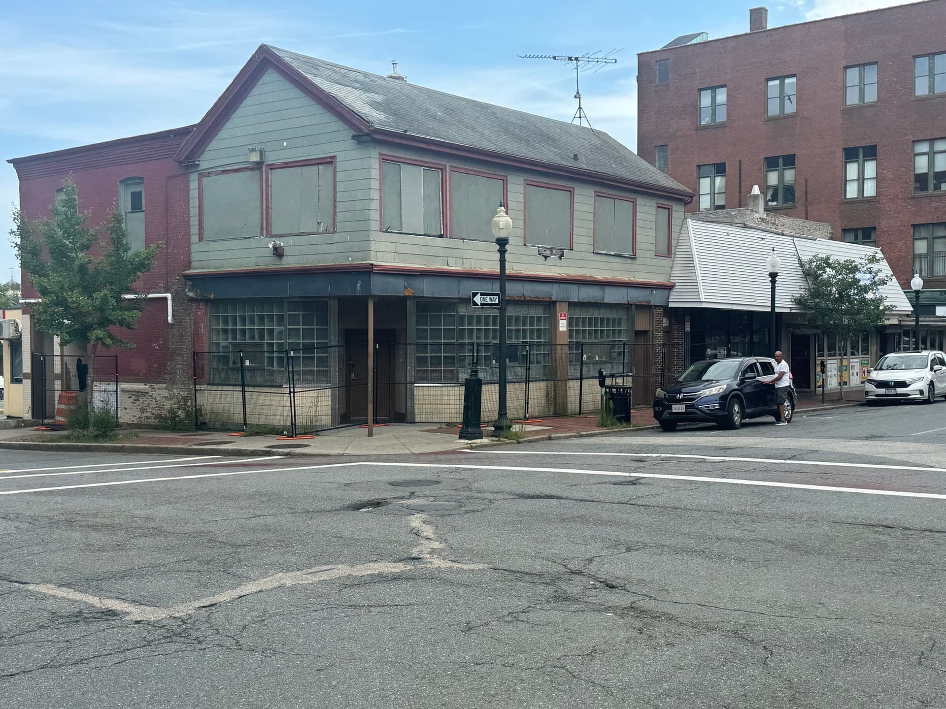 672-674 Pleasant St, New Bedford MA 02740