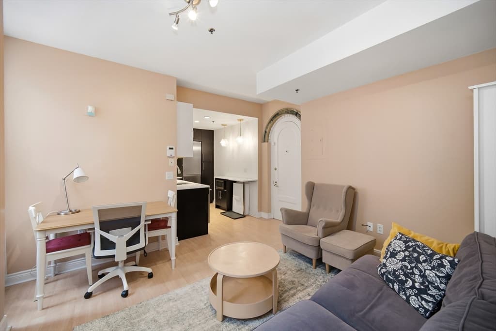 4 Charlesgate E # 107, Boston MA 02215