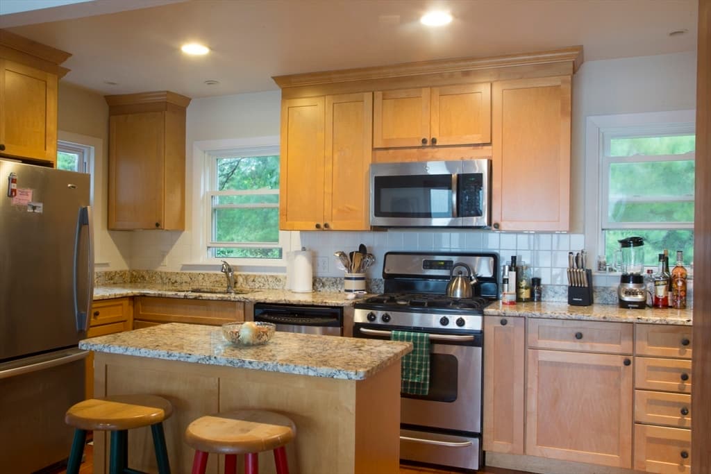 11 Dennison St, Gloucester MA 01930 photo 4