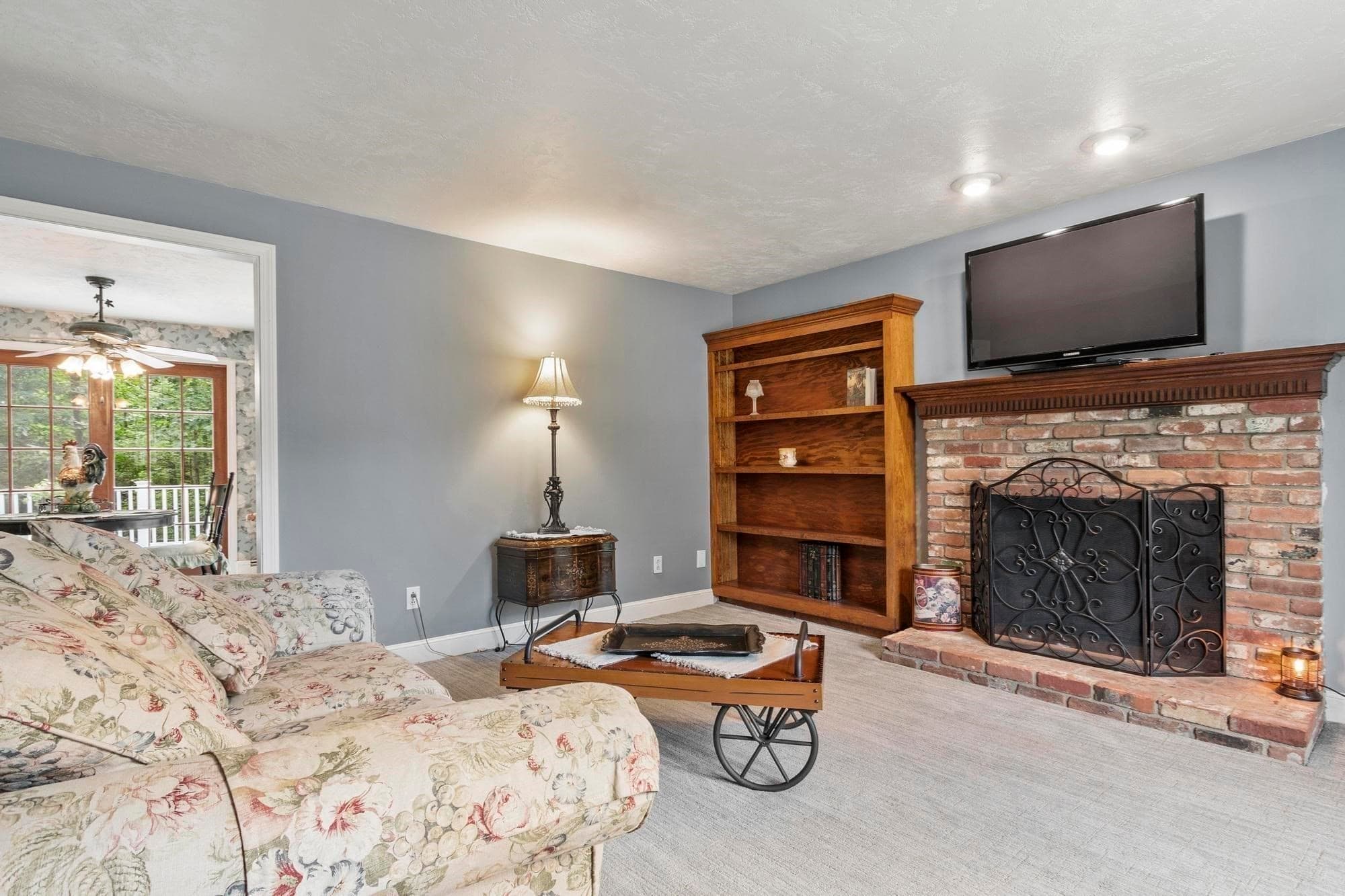 Single Family Residence at 17 Sycamore Drive, Rutland MA 01543, photo 13 of 41