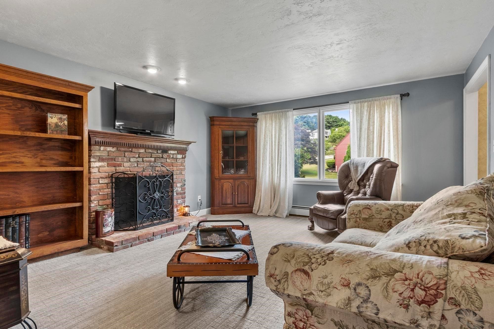 Single Family Residence at 17 Sycamore Drive, Rutland MA 01543, photo 14 of 41