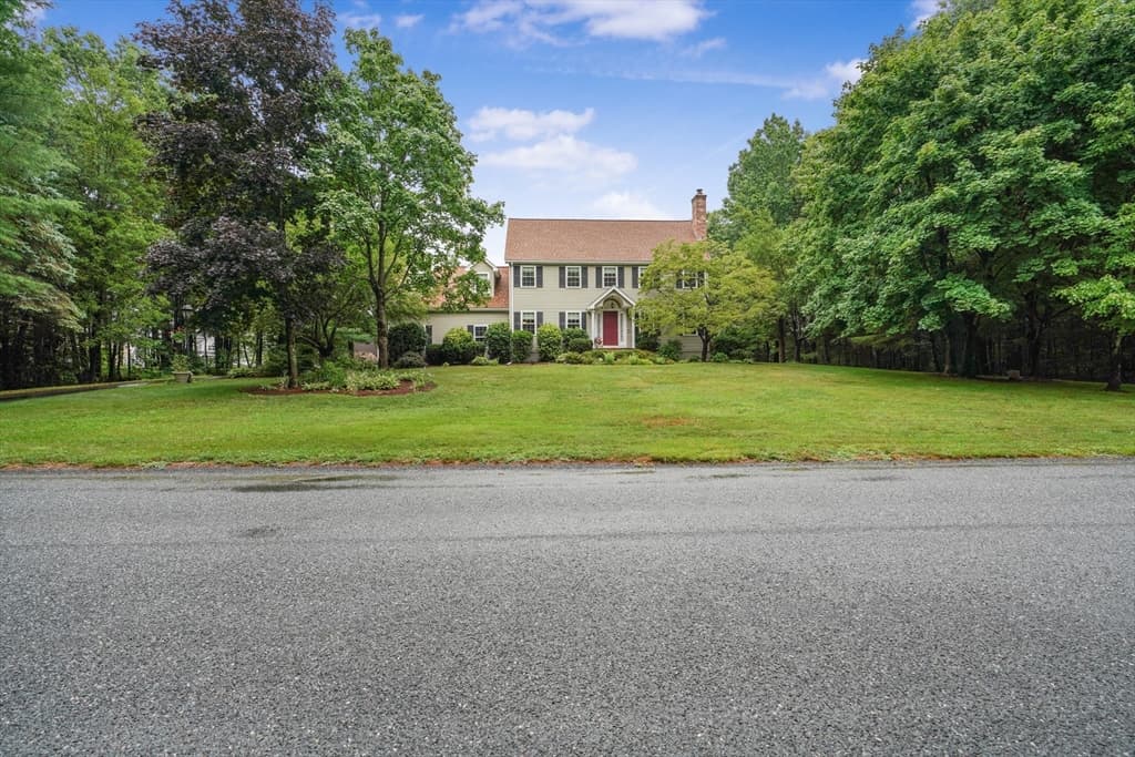 20 King Phillip Drive, Rehoboth MA 02769