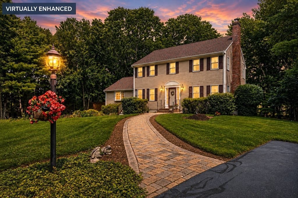 37 Malbone St, Lakeville MA 02347