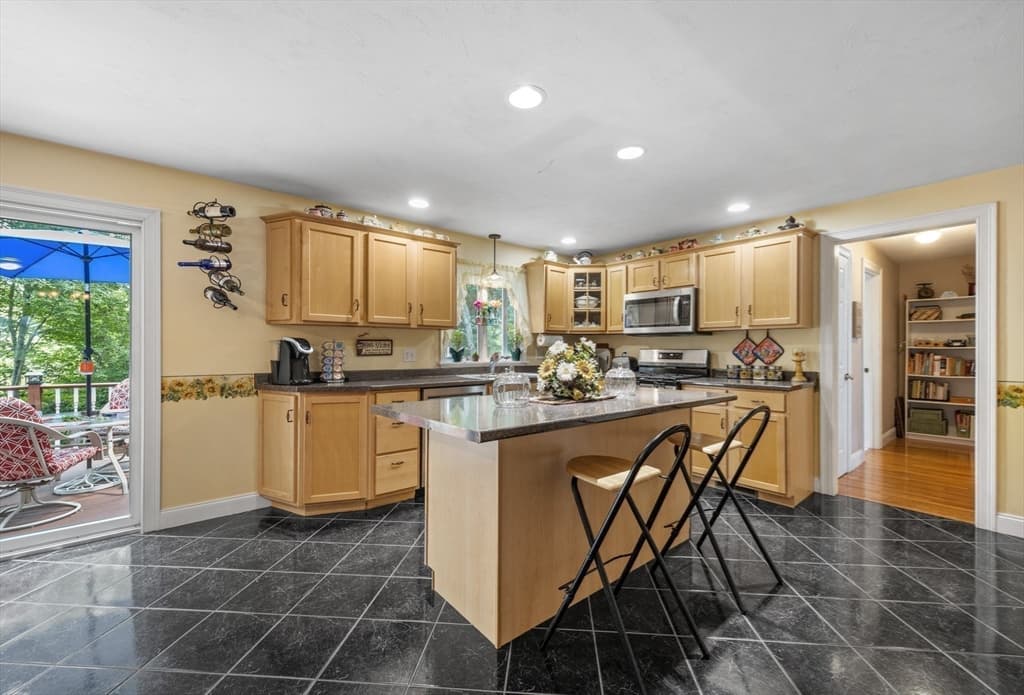 37 Malbone St, Lakeville MA 02347 photo 19