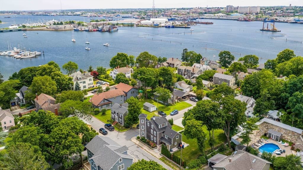 24 Oxford Street, Fairhaven MA 02719 photo 4