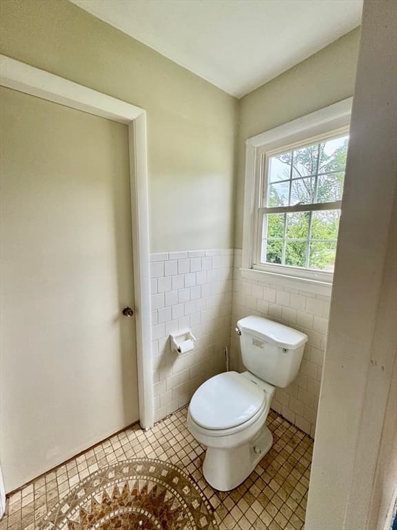 556 Brayton Ave, Somerset MA 02726 photo 8