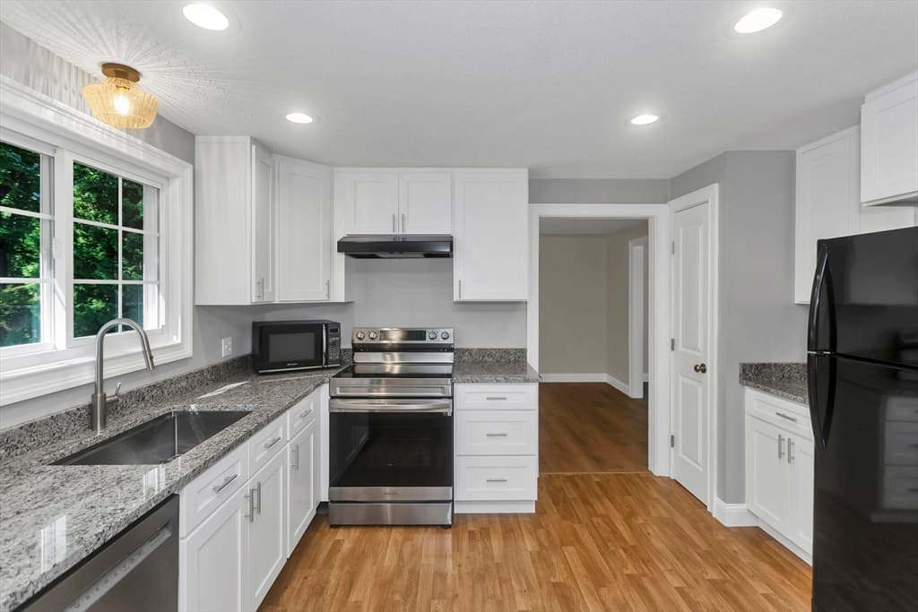 127 Szetela Drive, Chicopee MA 01013 photo 2
