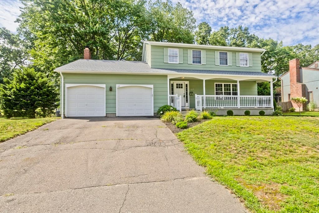 127 Szetela Drive, Chicopee MA 01013