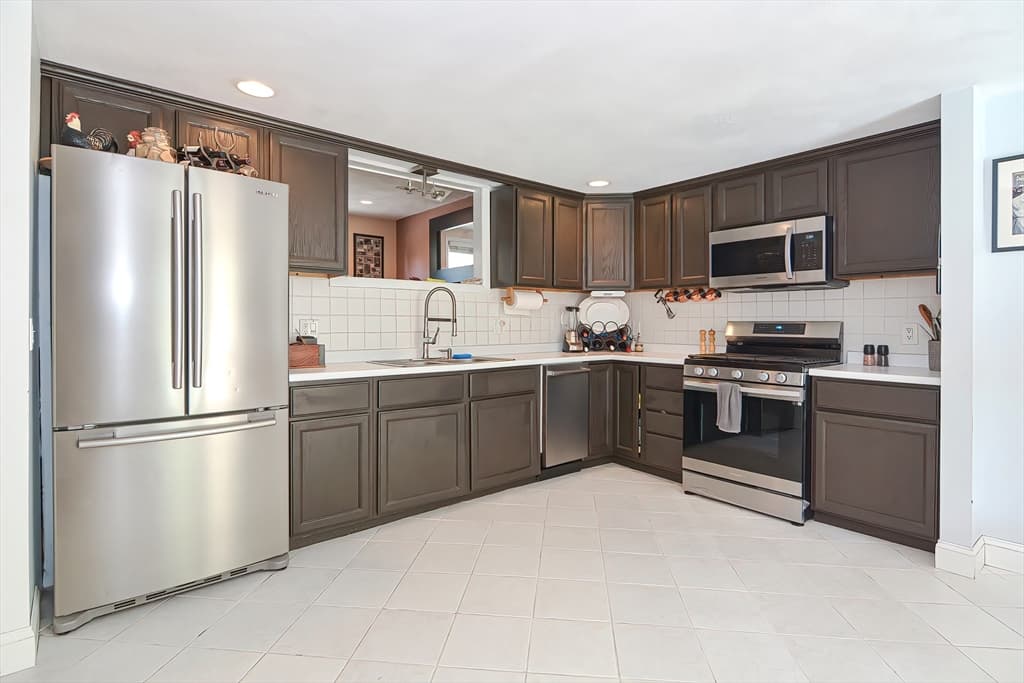 15 Bower S Bower, Malden MA 02148 photo 7