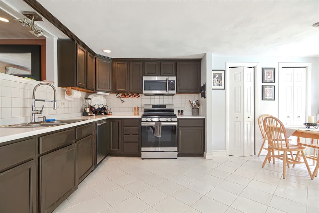 15 Bower S Bower, Malden MA 02148 photo 8
