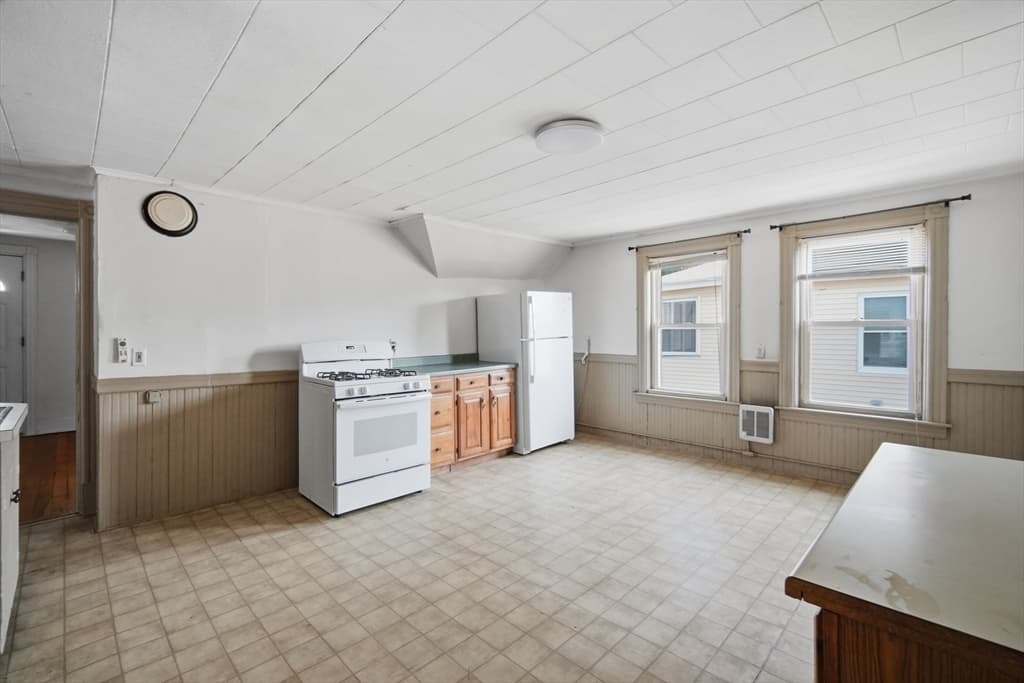 23 Frederick St, Westfield MA 01085 photo 8