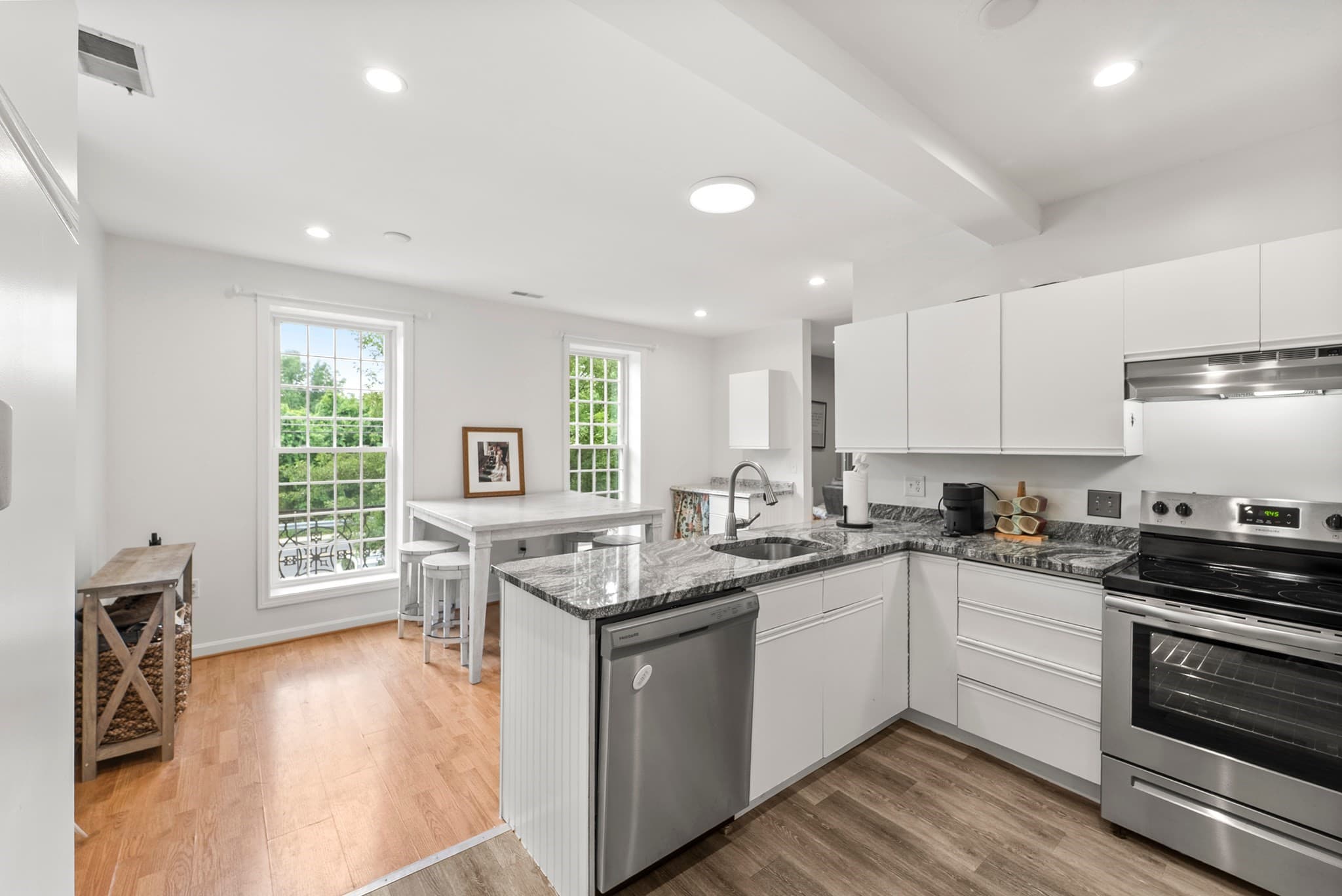 104 Hartford Ave E # 3, Uxbridge MA 01569