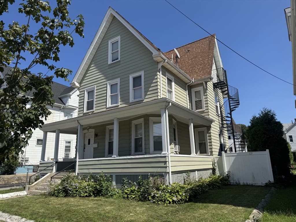 95 Waverly St, Everett MA 02149 photo 2