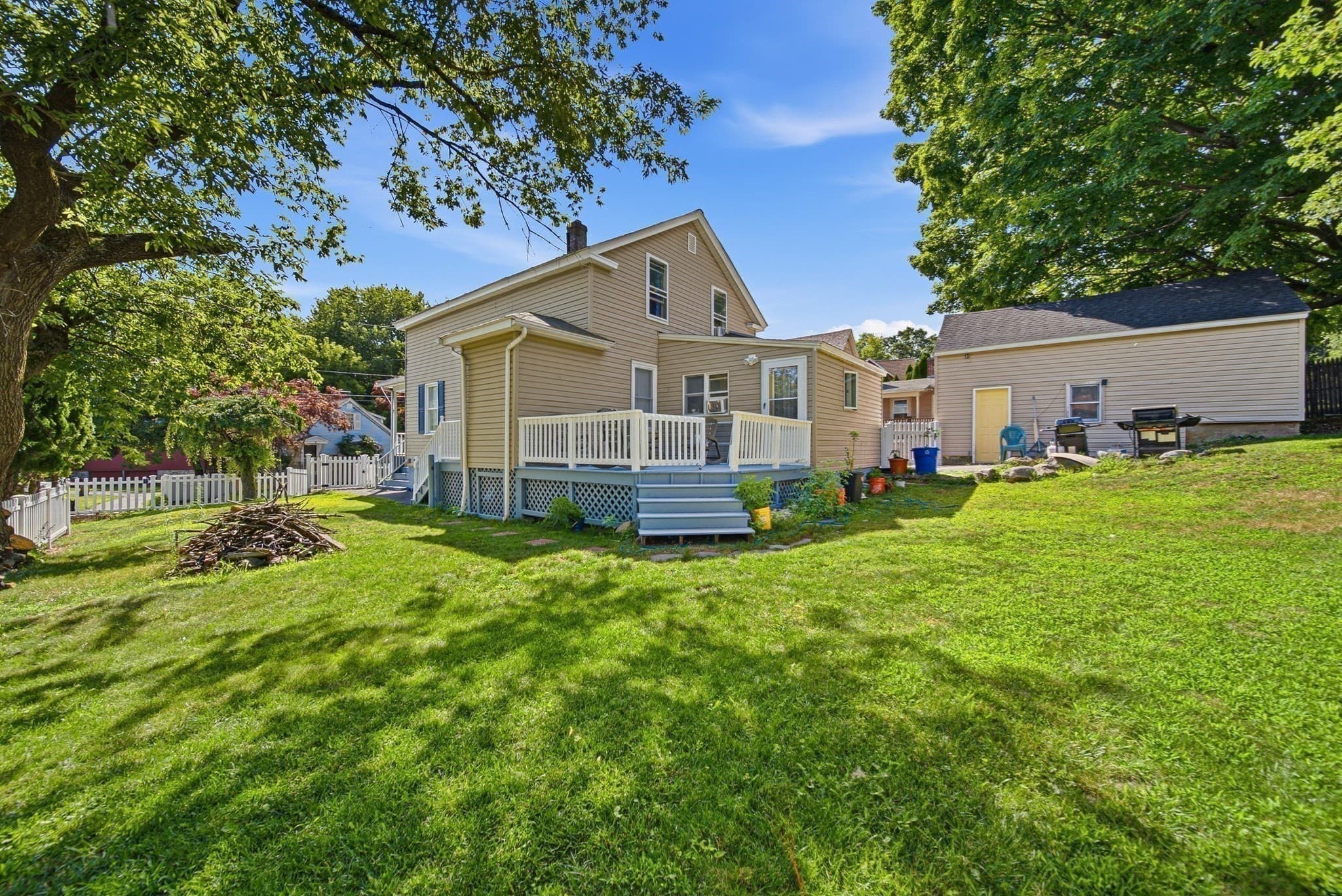 Single Family Residence at 3 Smith Ave, Methuen MA 01844, Methuen, photo 33 of 41