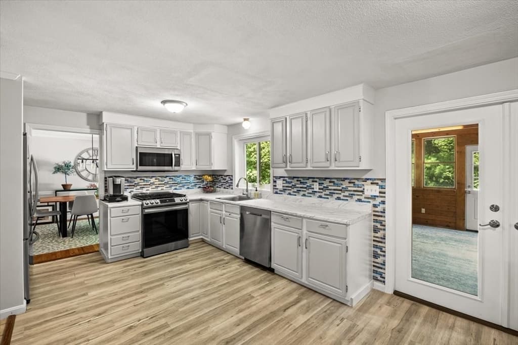 74 Lakeview Rd, Foxboro MA 02035 photo 9