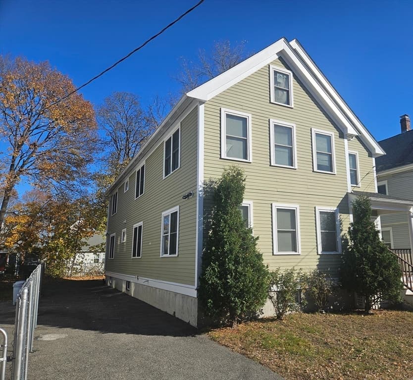 20 Massasoit St, Boston MA 02136 photo 2