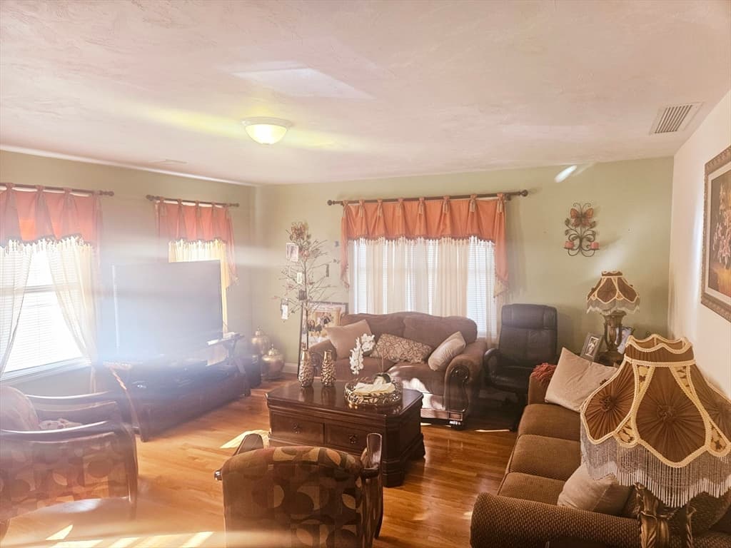 20 Massasoit St, Boston MA 02136 photo 8