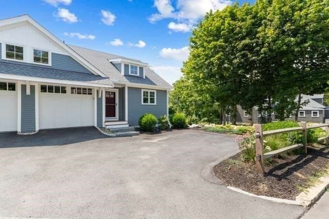 652 Essex Ave # B, Gloucester MA 01930 photo 3