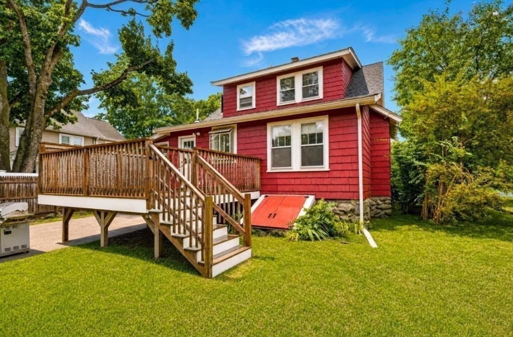 18 Fales Rd, Dedham MA 02026 photo 2