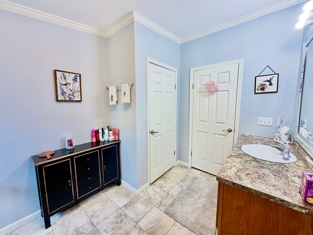 34 Sunrise Lane, Chicopee MA 01020 photo 24