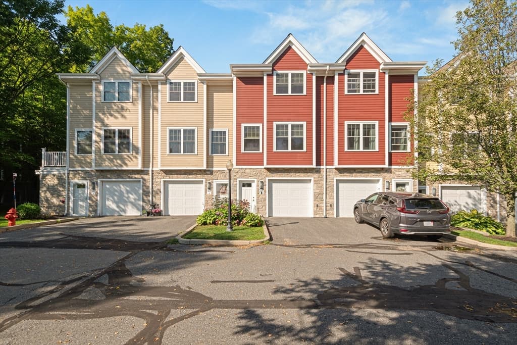 18 Saint Marys Way # 18, Marlborough MA 01752