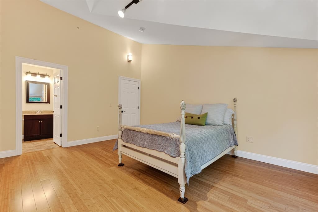18 Saint Marys Way # 18, Marlborough MA 01752 photo 20