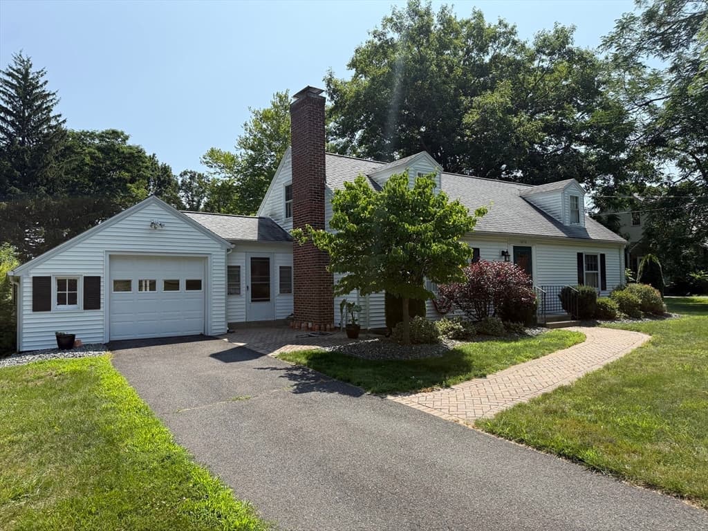 1030 South East Street, Amherst MA 01002 photo 3