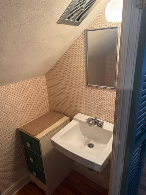 1030 South East Street, Amherst MA 01002 photo 37