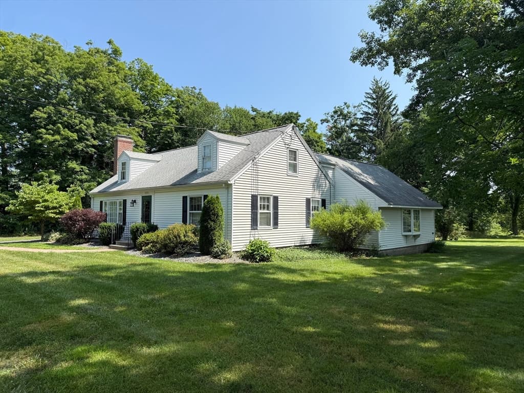 1030 South East Street, Amherst MA 01002 photo 4
